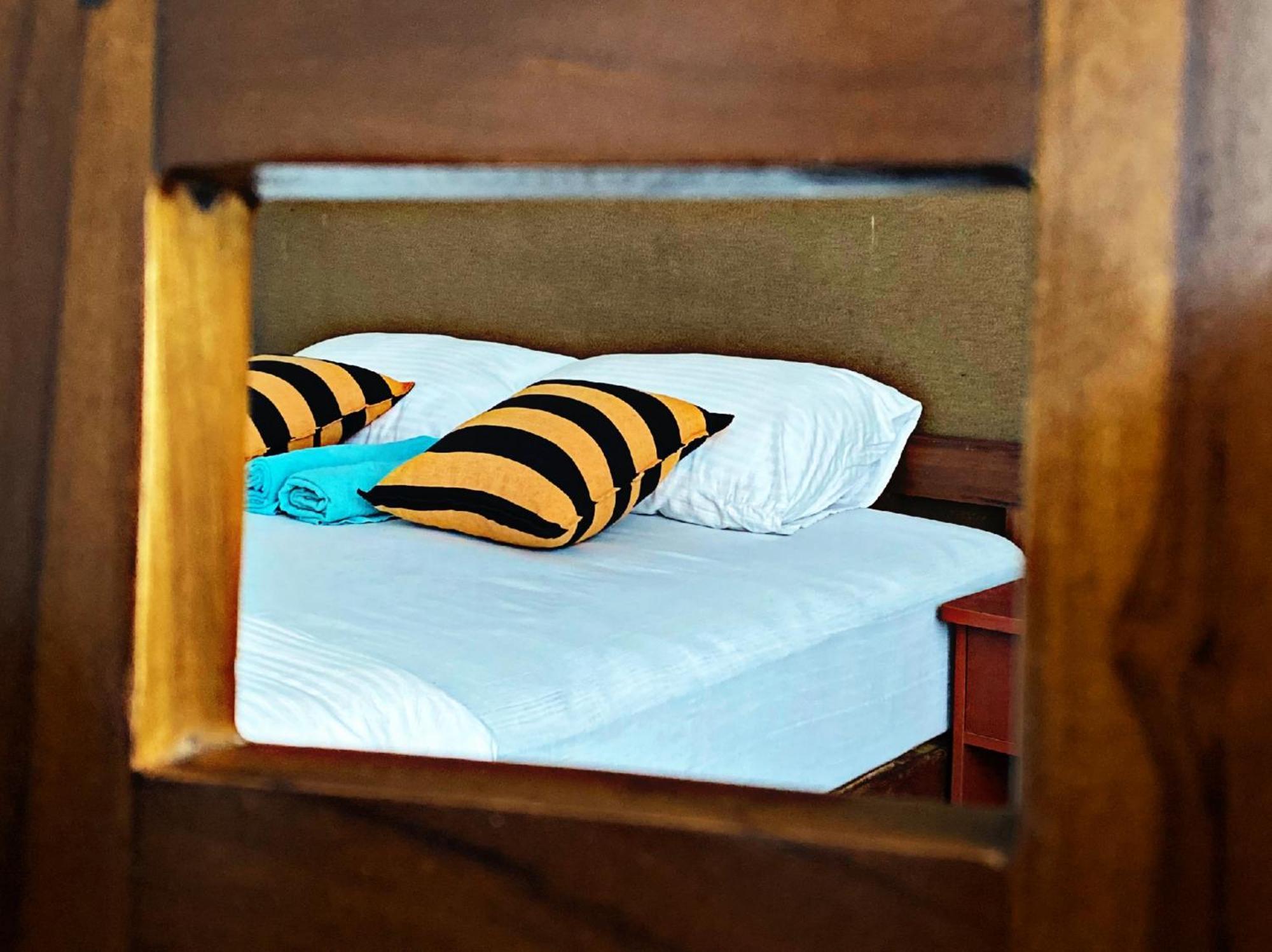 Monarch Ella Hotel Eksteriør billede